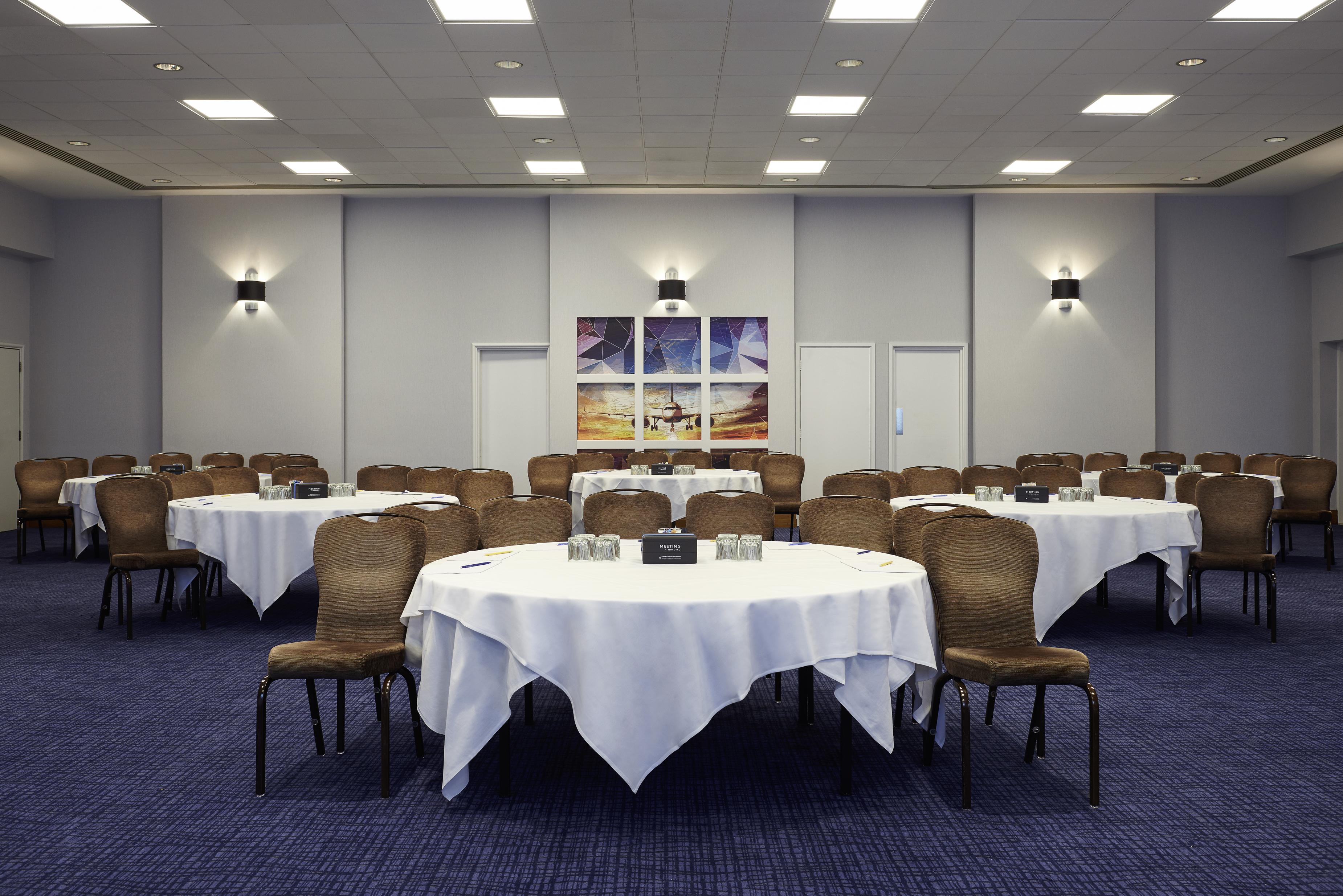 Novotel London Stansted Airport Stansted Mountfitchet Ngoại thất bức ảnh