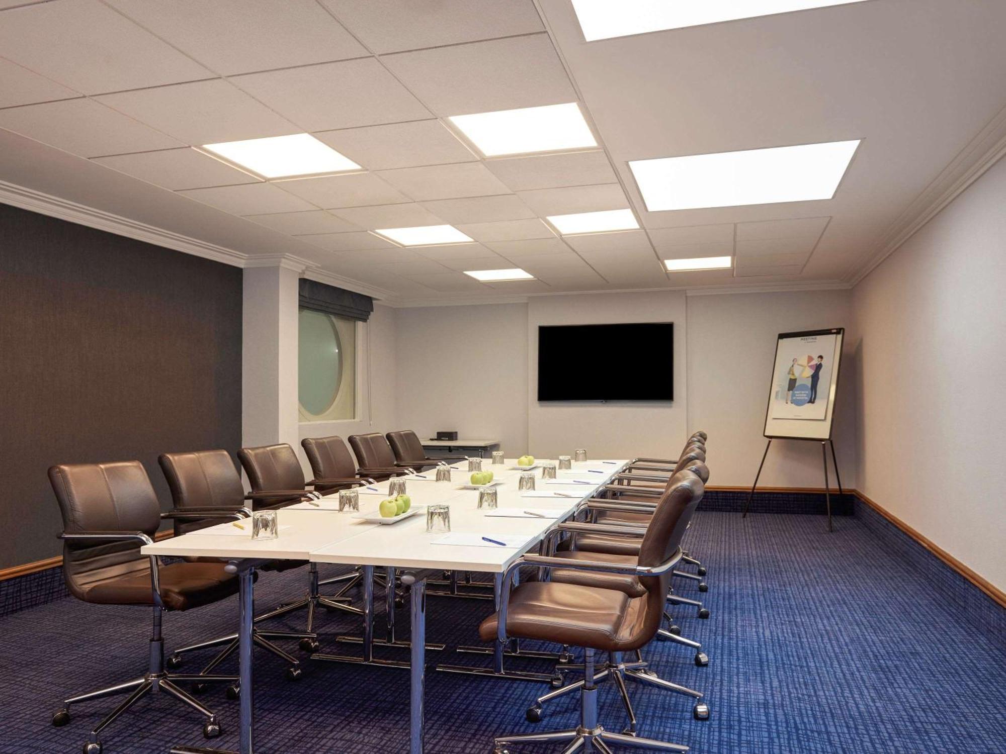 Novotel London Stansted Airport Stansted Mountfitchet Ngoại thất bức ảnh