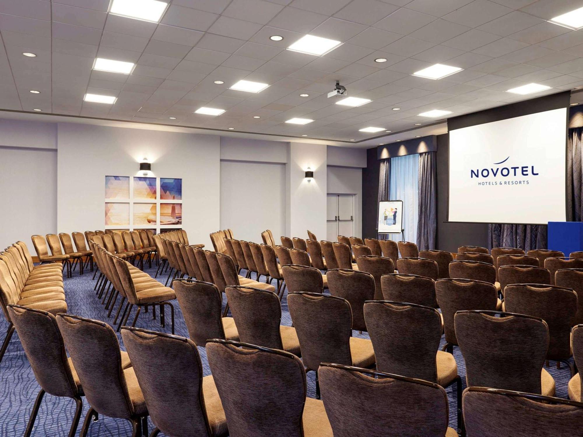 Novotel London Stansted Airport Stansted Mountfitchet Ngoại thất bức ảnh