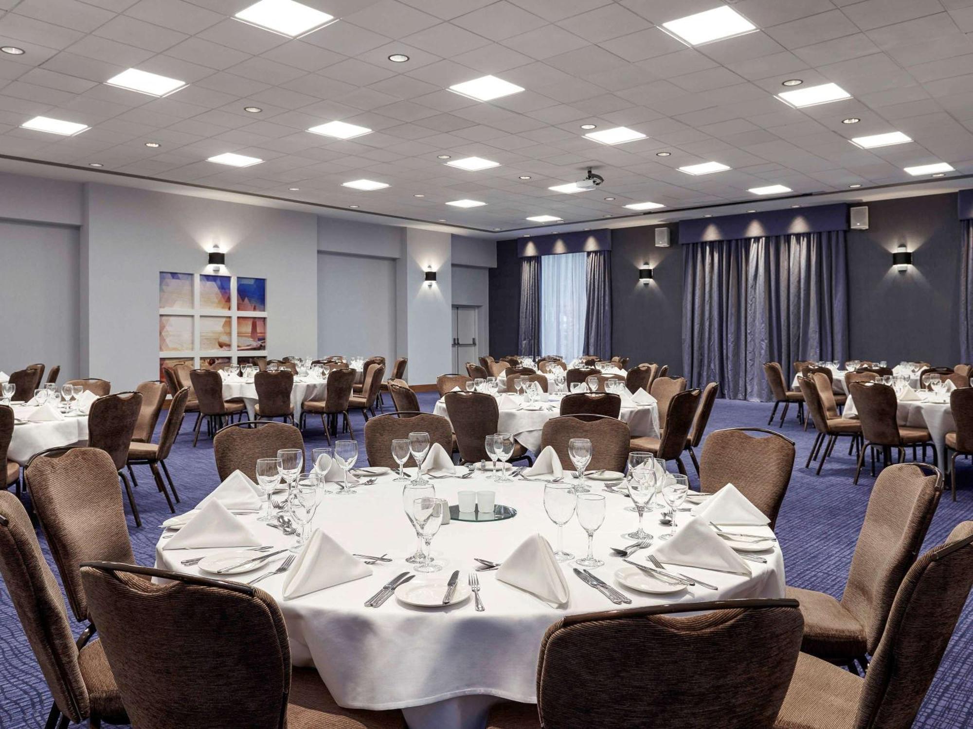 Novotel London Stansted Airport Stansted Mountfitchet Ngoại thất bức ảnh