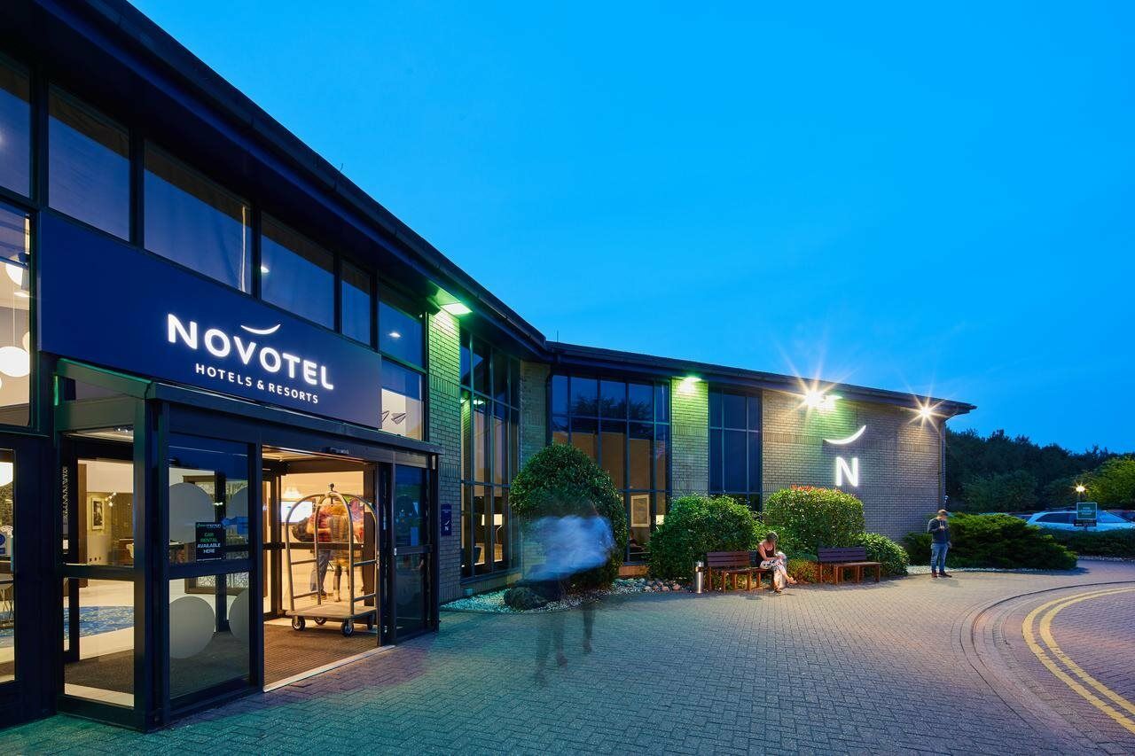 Novotel London Stansted Airport Stansted Mountfitchet Ngoại thất bức ảnh